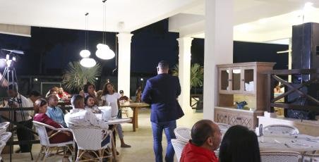 Humor show of the Dominican comedian Jochy Jochy at Restaurant Maria