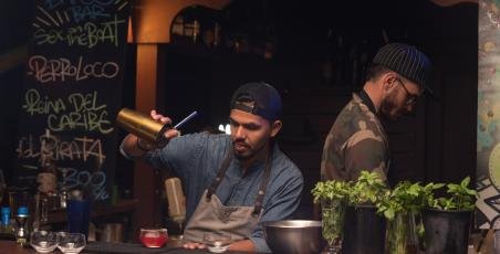 Cocktail Tasting en el Bar Barco Cocktail Tasting en el Bar Barco