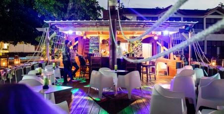 Party at the boat bar El Barco