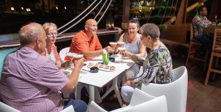 Cocktail Tasting en el Bar Barco Cocktail Tasting en el Bar Barco