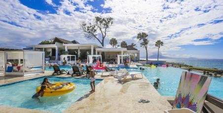 Circus Pool Party at Restaurant Maria