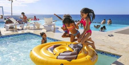 Circus Pool Party at Restaurant Maria