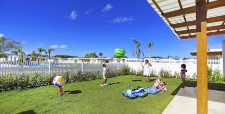 LONG WEEKEND AT THE CAMPO DEL MAR II LONG WEEKEND AT THE CAMPO DEL MAR II
