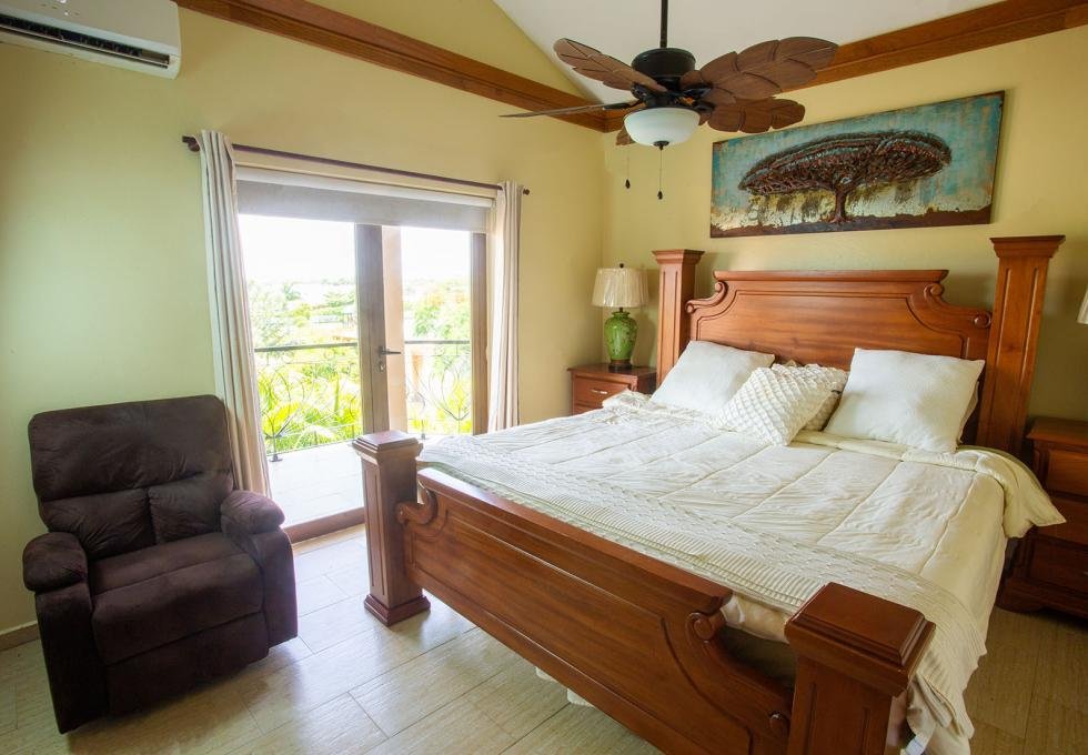 Spacious 4 bedroom villa in Campo Del Mar I