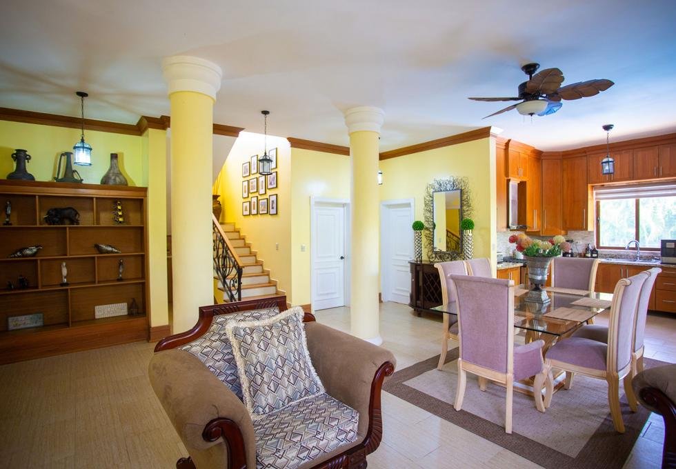 Spacious 4 bedroom villa in Campo Del Mar I