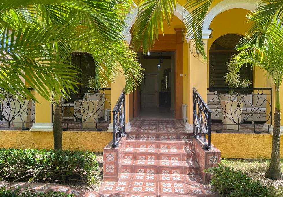 Spacious 4 bedroom villa in Campo Del Mar I