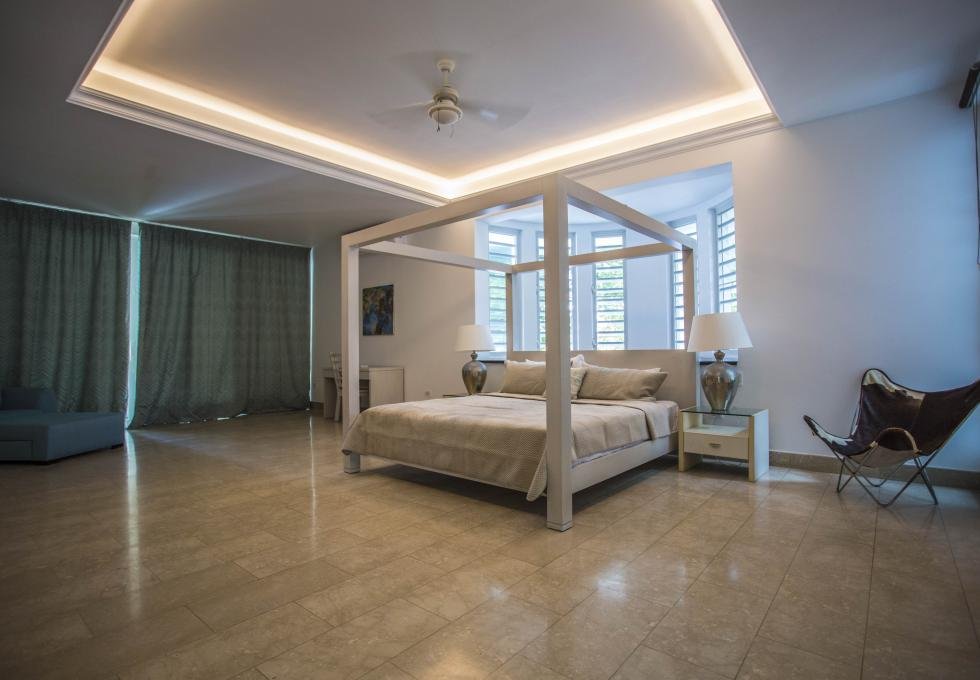 Beachfront exclusive 4-bedroom villa