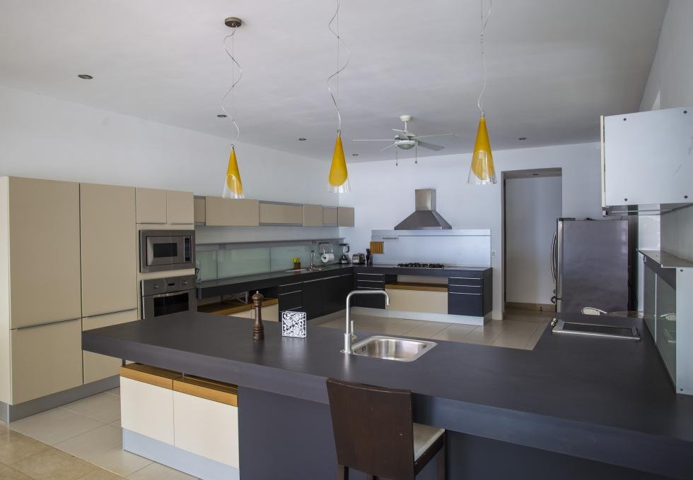 Beachfront exclusive 4-bedroom villa