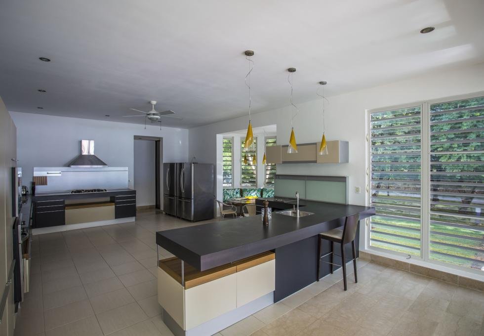 Beachfront exclusive 4-bedroom villa