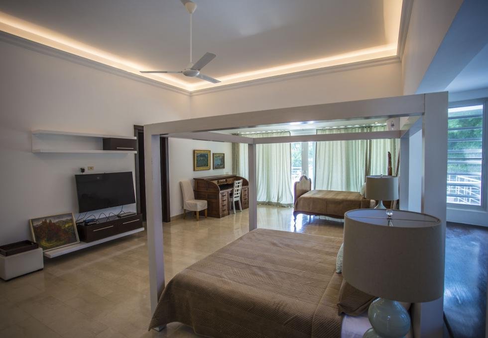 Beachfront exclusive 4-bedroom villa